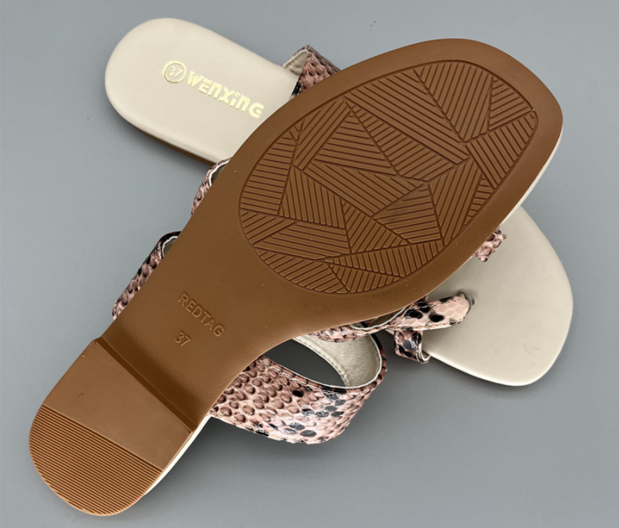 Snake Pattern Women’s Flat Flip Flops Sandals – Comfortable Summer Casual Slippers