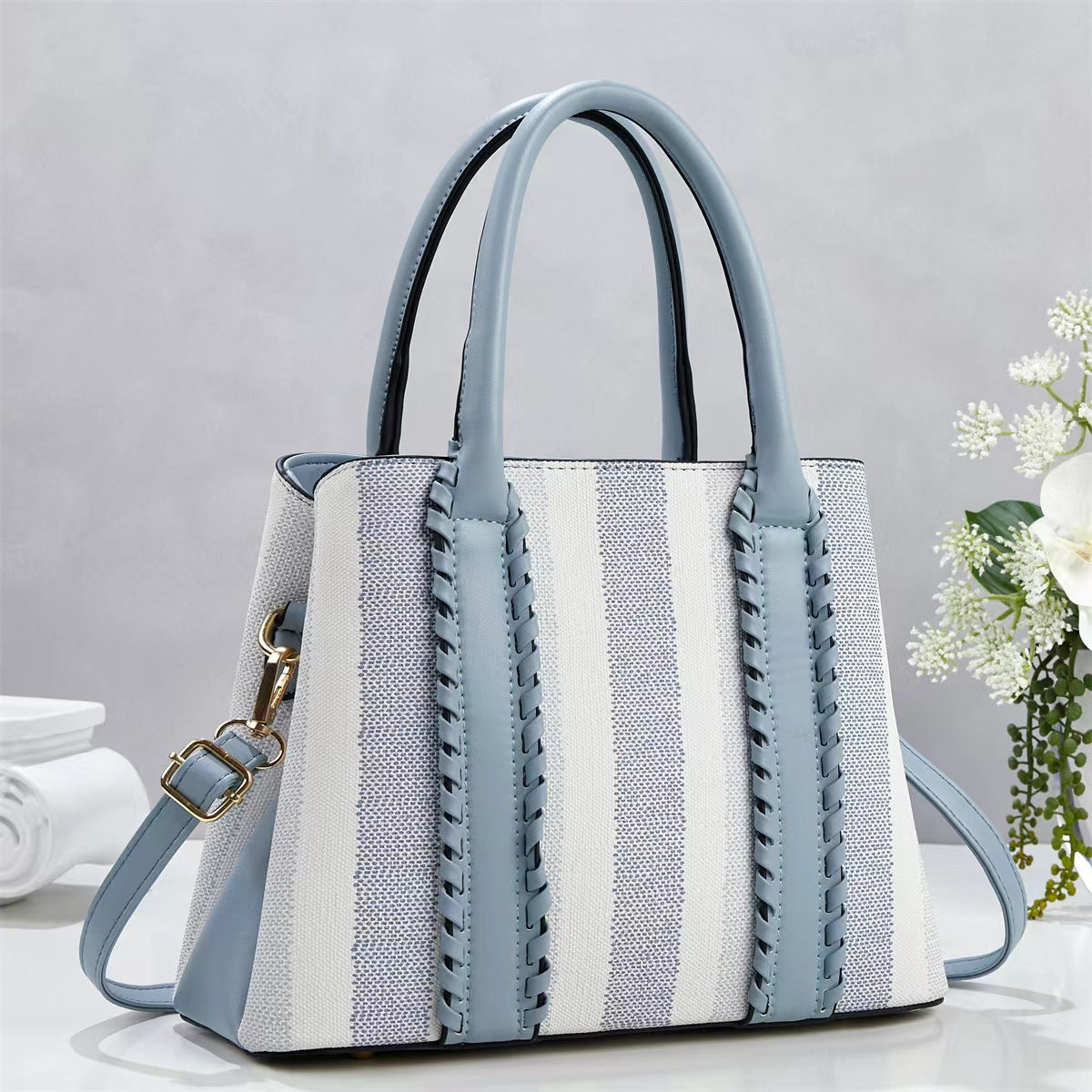 European 2-Piece Handbag Set With Contrasting Trim & Matching Pouch Blue