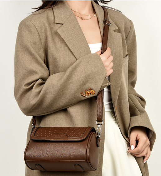 2027 Elegant Small Woven Crossbody Bag Brown