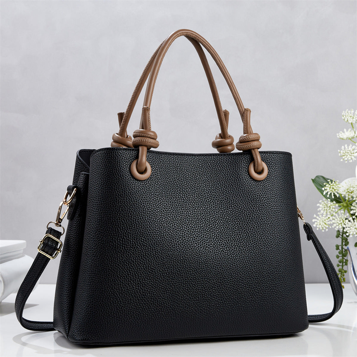 Daiziya Large Lychee Pattern Crossbody Bag Black