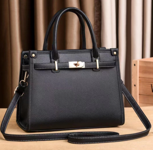 2025 Large Summer New Fashionable Atmosphere Shoulder Bag Black