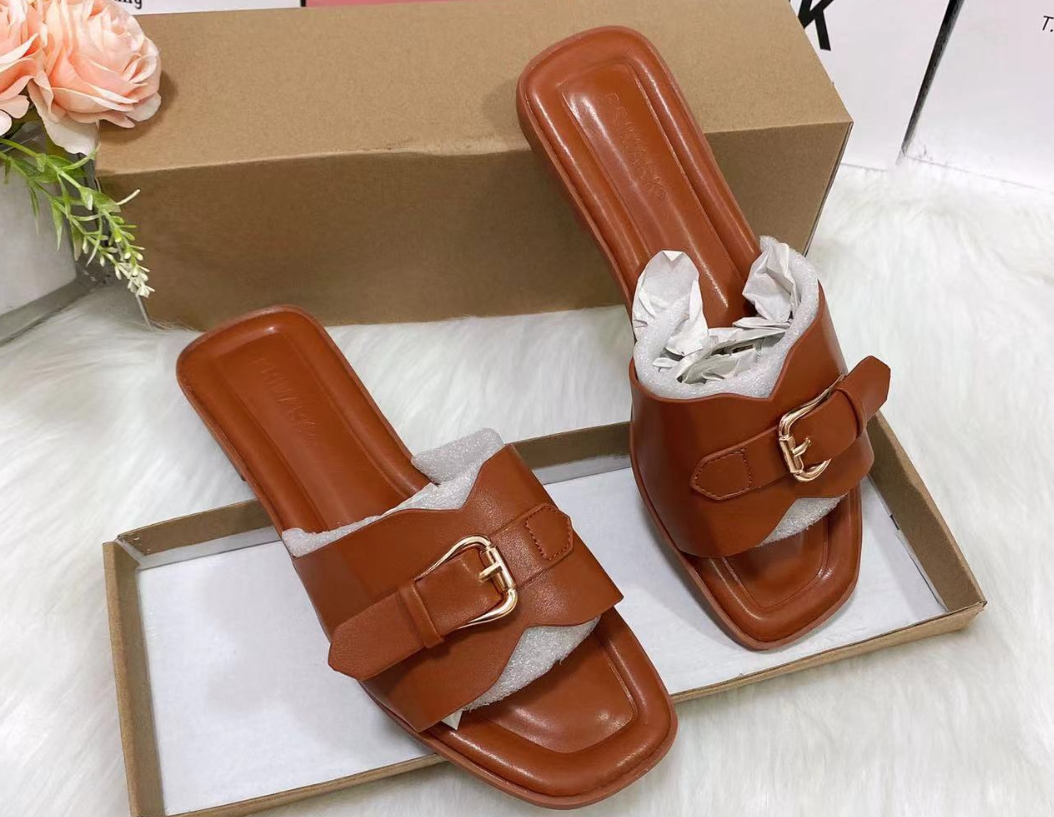 Premium Women’s Buckle Slide Sandals 2024 – Elegant Hardware Slippers, European & American Fashion