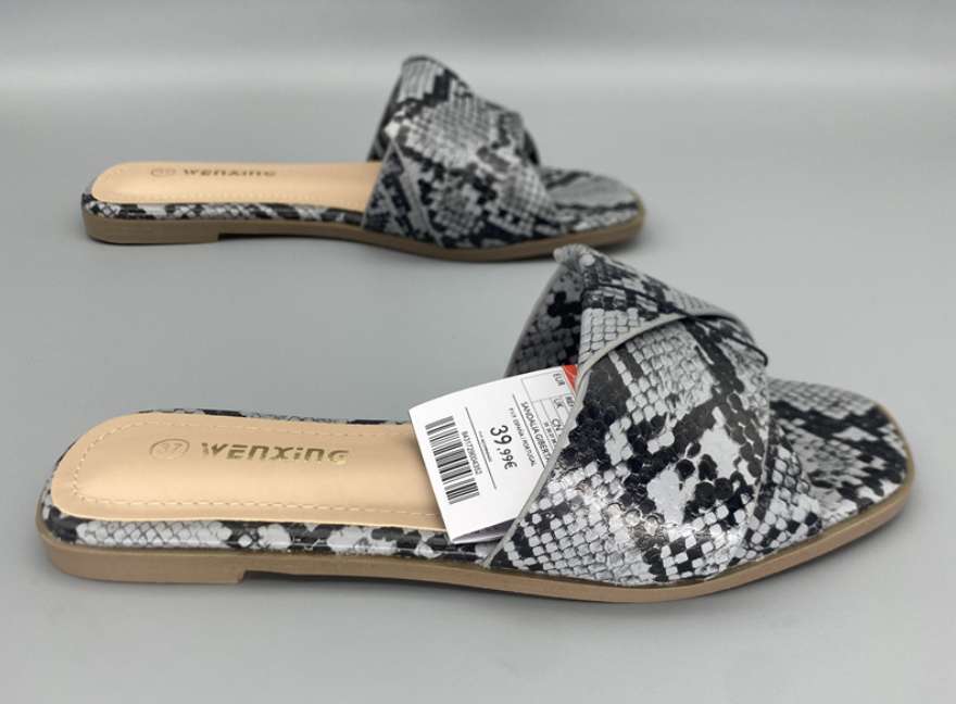 Large Size Women's Snake Pattern Flat Flip Flops – Summer Beach Casual Sandals