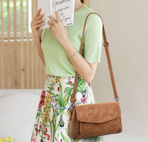Elegant Medium Messenger Bag Brown