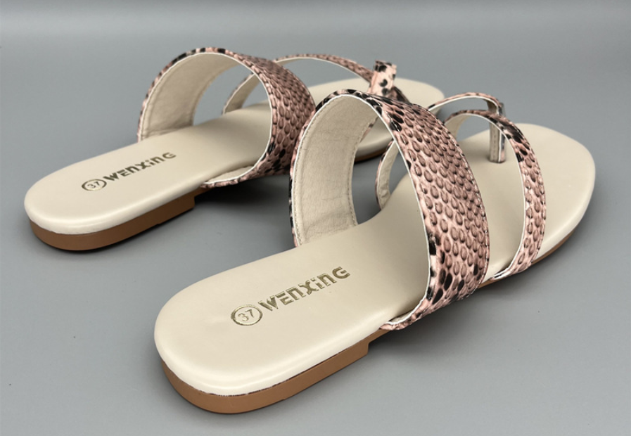 Snake Pattern Women’s Flat Flip Flops Sandals – Comfortable Summer Casual Slippers