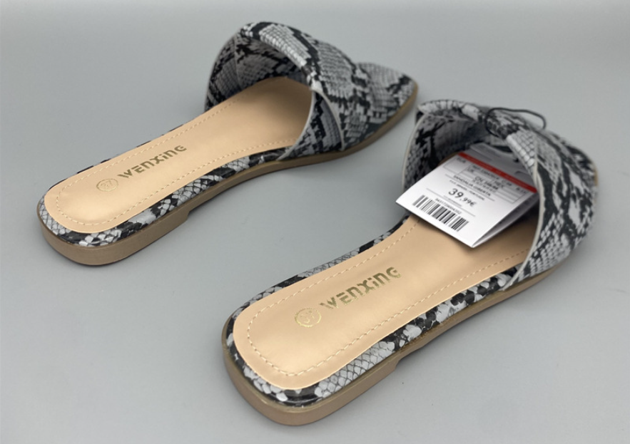 Large Size Women's Snake Pattern Flat Flip Flops – Summer Beach Casual Sandals